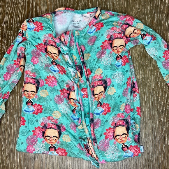 Posh Peanut Frida Onesie 12-18 Months Footie PJS - Picture 5 of 5